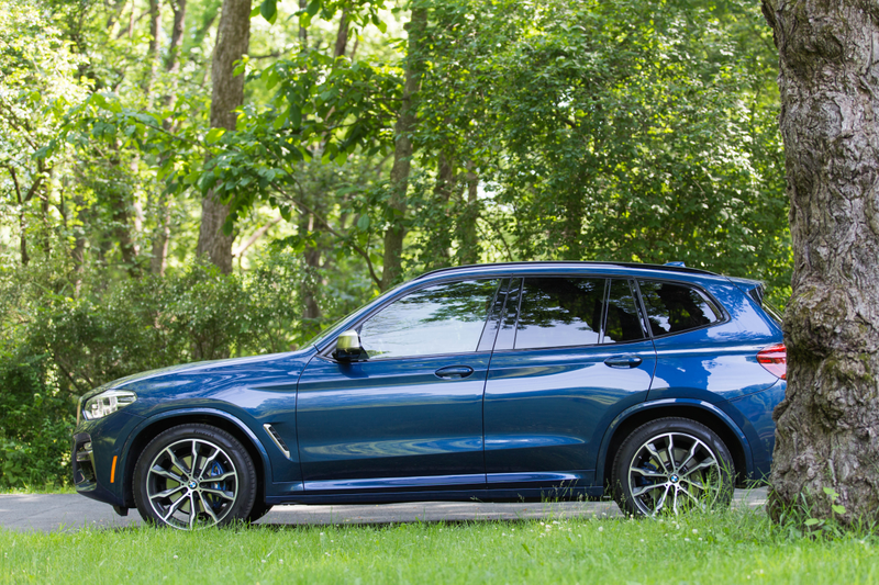 Illustration for article titled The 2018 BMW X3 M40i Makes the Crossover Apocalypse a Little More Tolerable